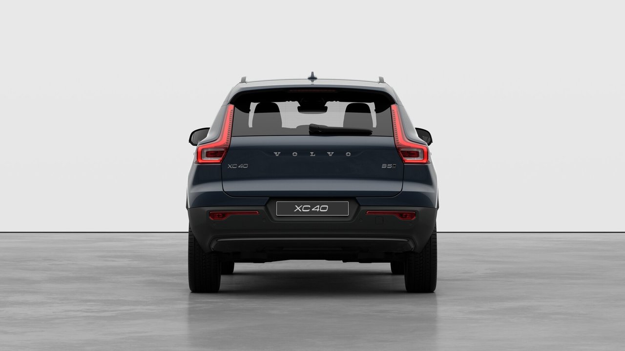 2026 Volvo XC40 - Image 6