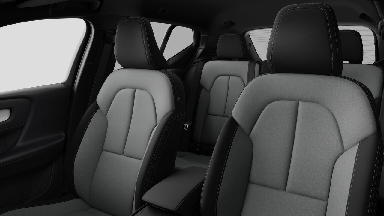 2026 Volvo XC40 - Image 12