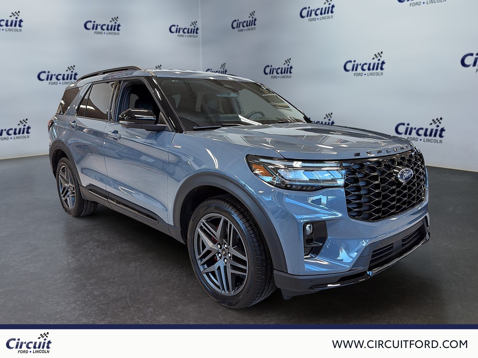 2025 Ford Explorer - Image 3