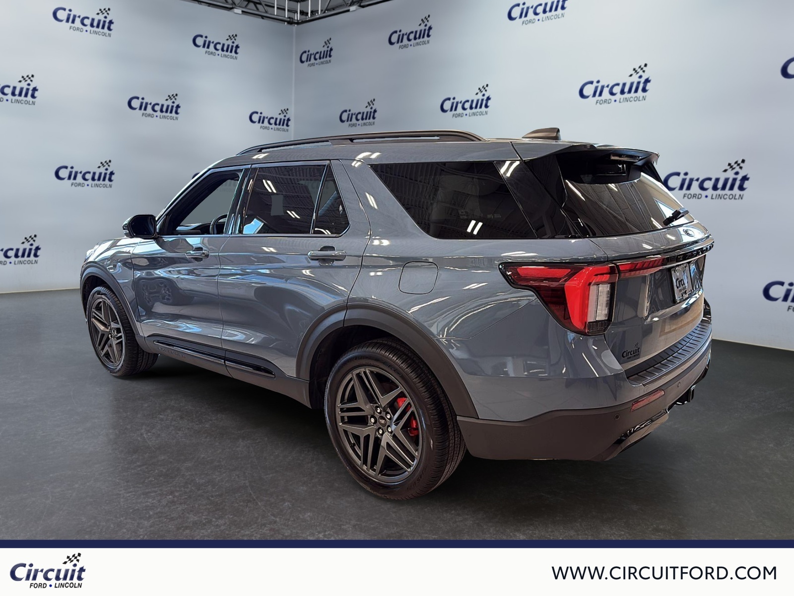 2025 Ford Explorer - Image 5