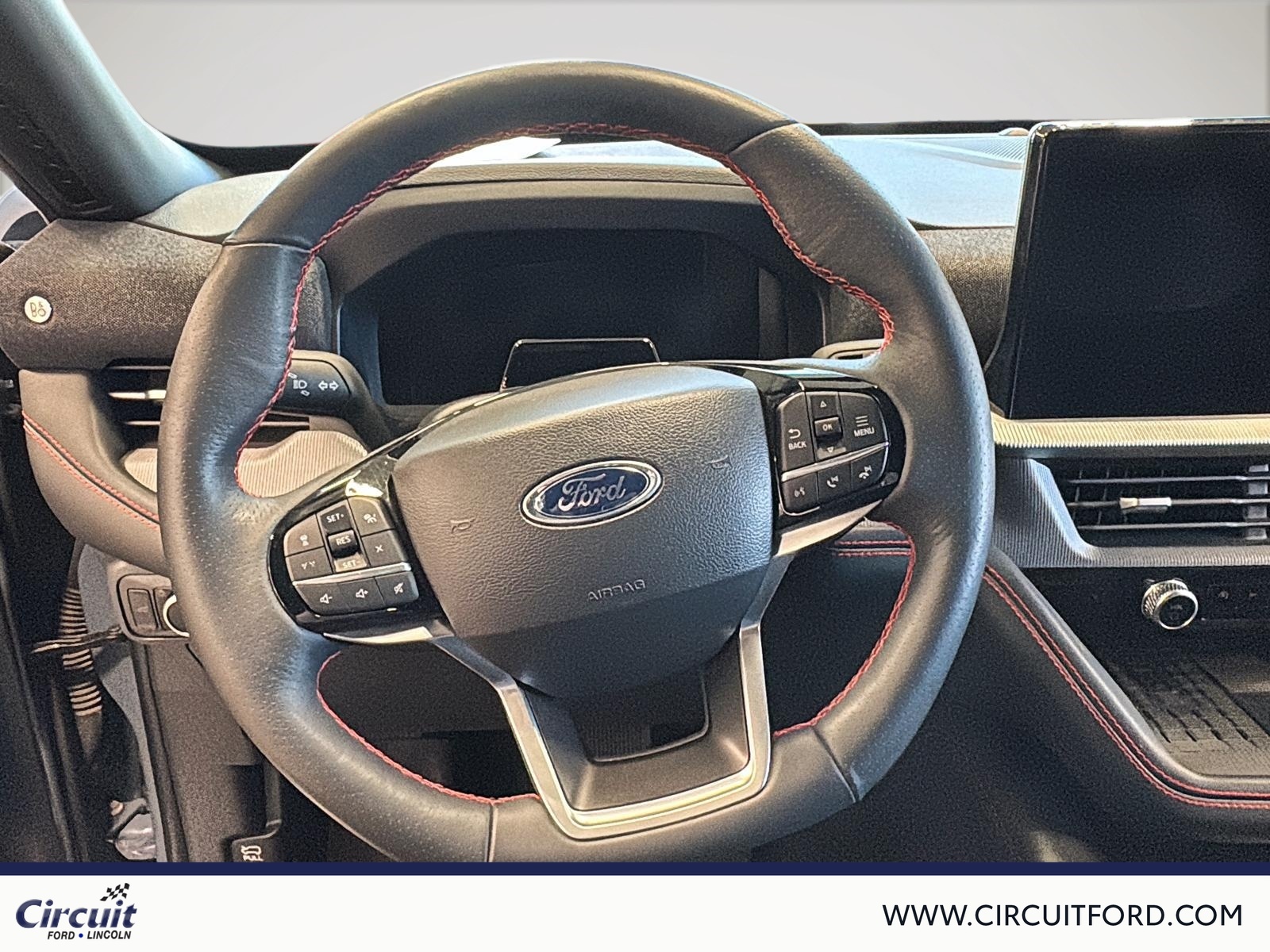 2025 Ford Explorer - Image 11