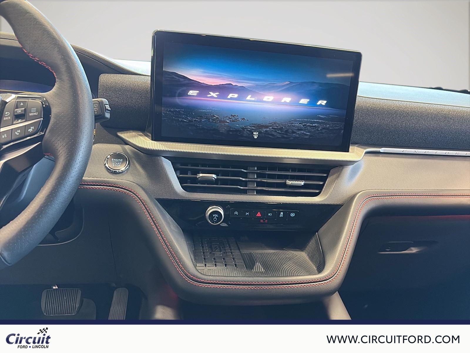 2025 Ford Explorer - Image 12