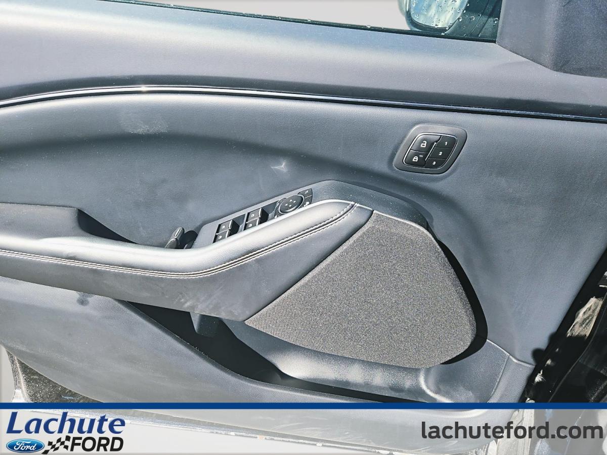 2023 Ford Mustang Mach-E - Image 12