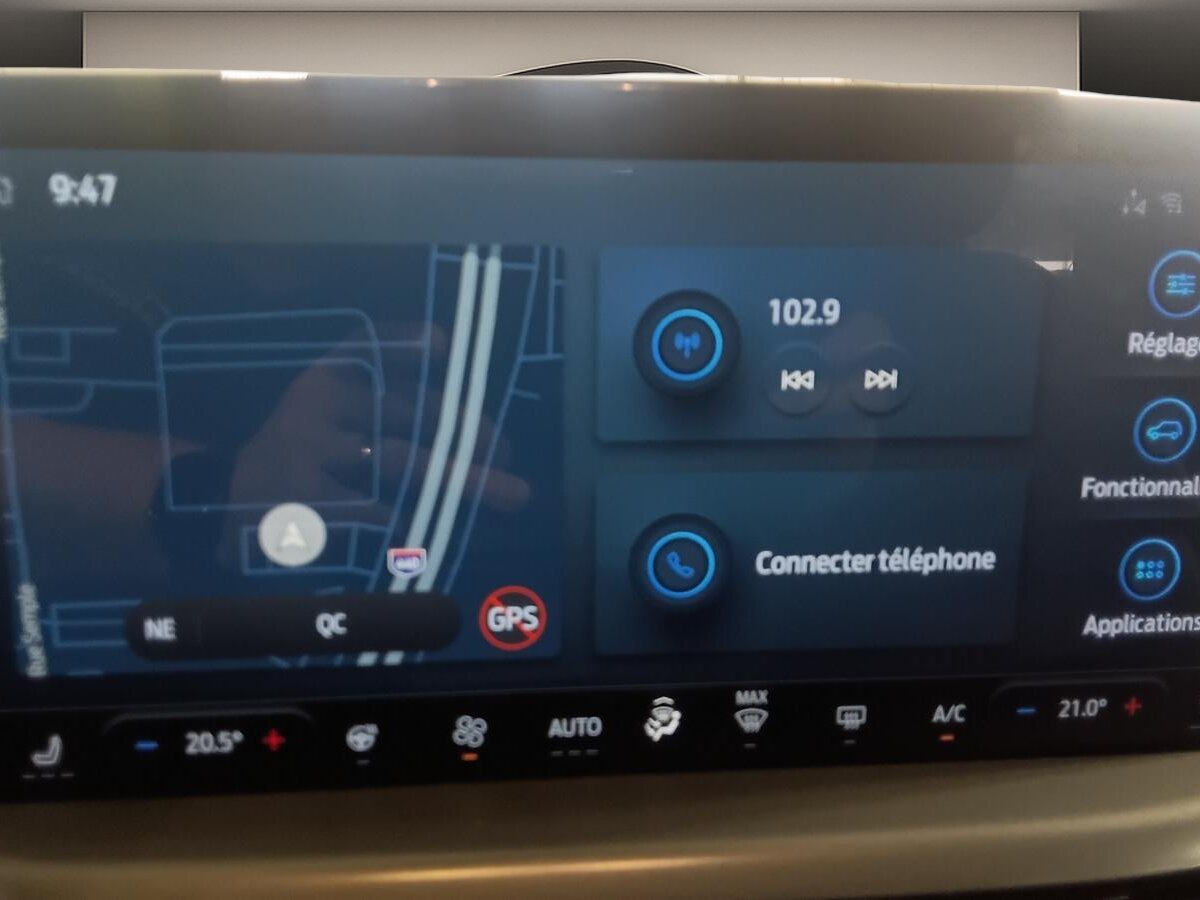 2023 Ford Escape Plug-in Hybrid - Image 17