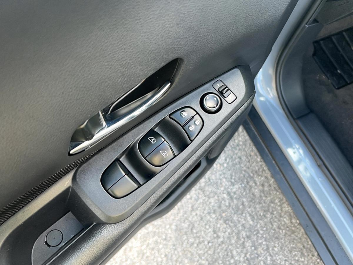 2023 Nissan Kicks - Image 14