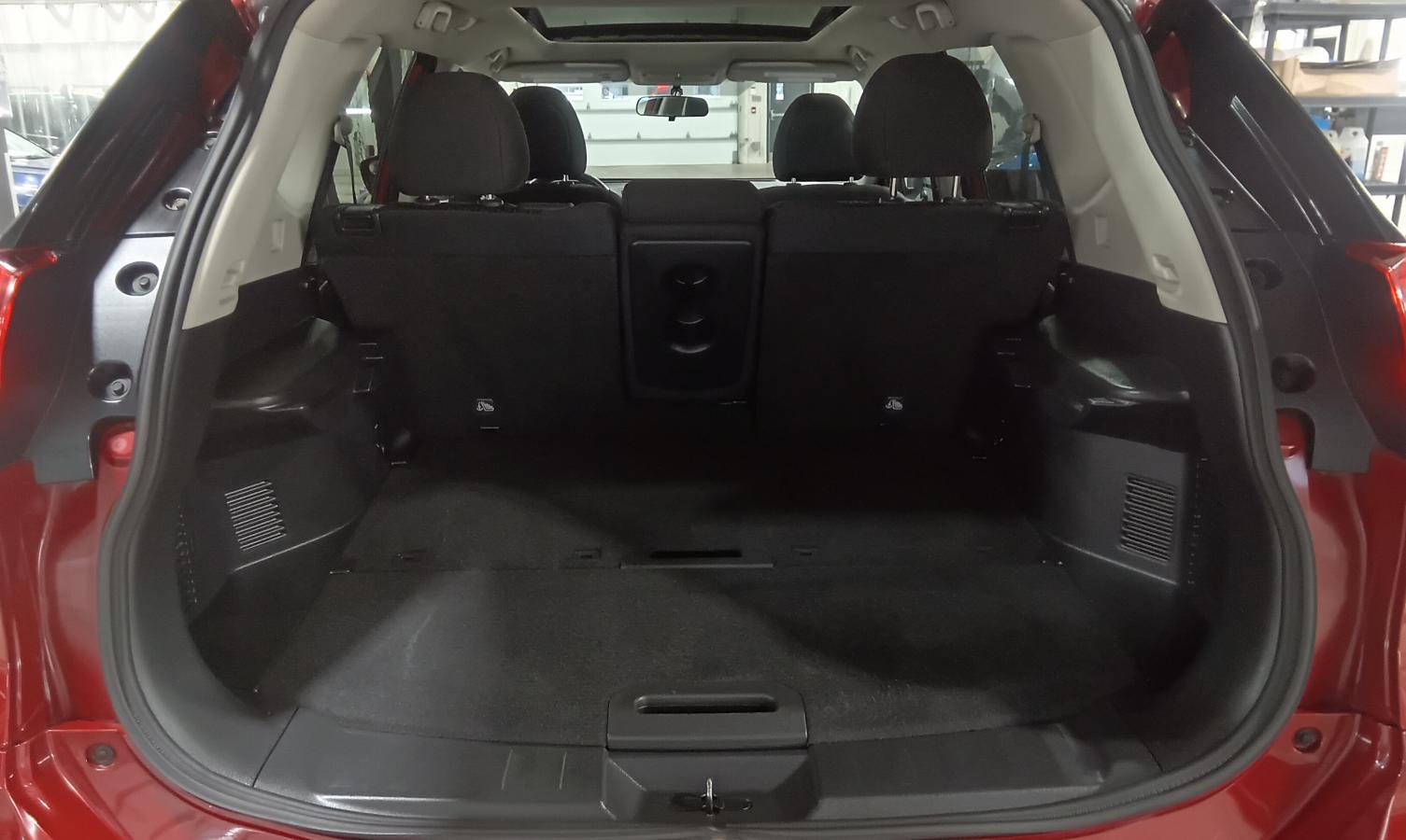 2017 Nissan Rogue - Image 9