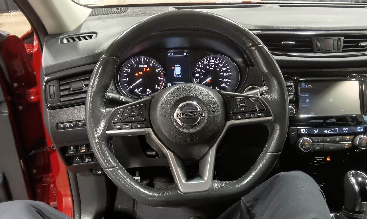 2017 Nissan Rogue - Image 15