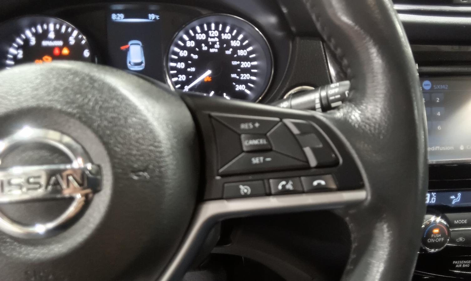 2017 Nissan Rogue - Image 33