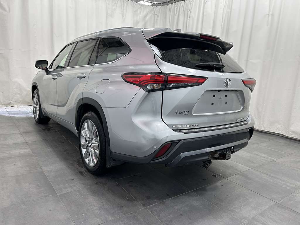 2022 Toyota Highlander - Image 4