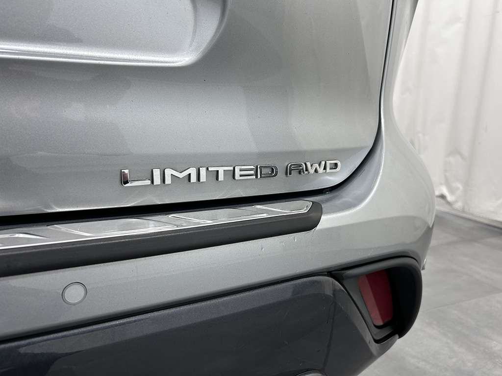 2022 Toyota Highlander - Image 7