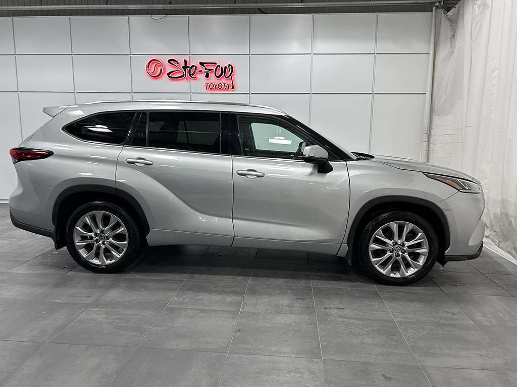 2022 Toyota Highlander - Image 11