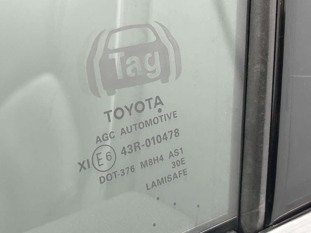 2022 Toyota Highlander - Image 12