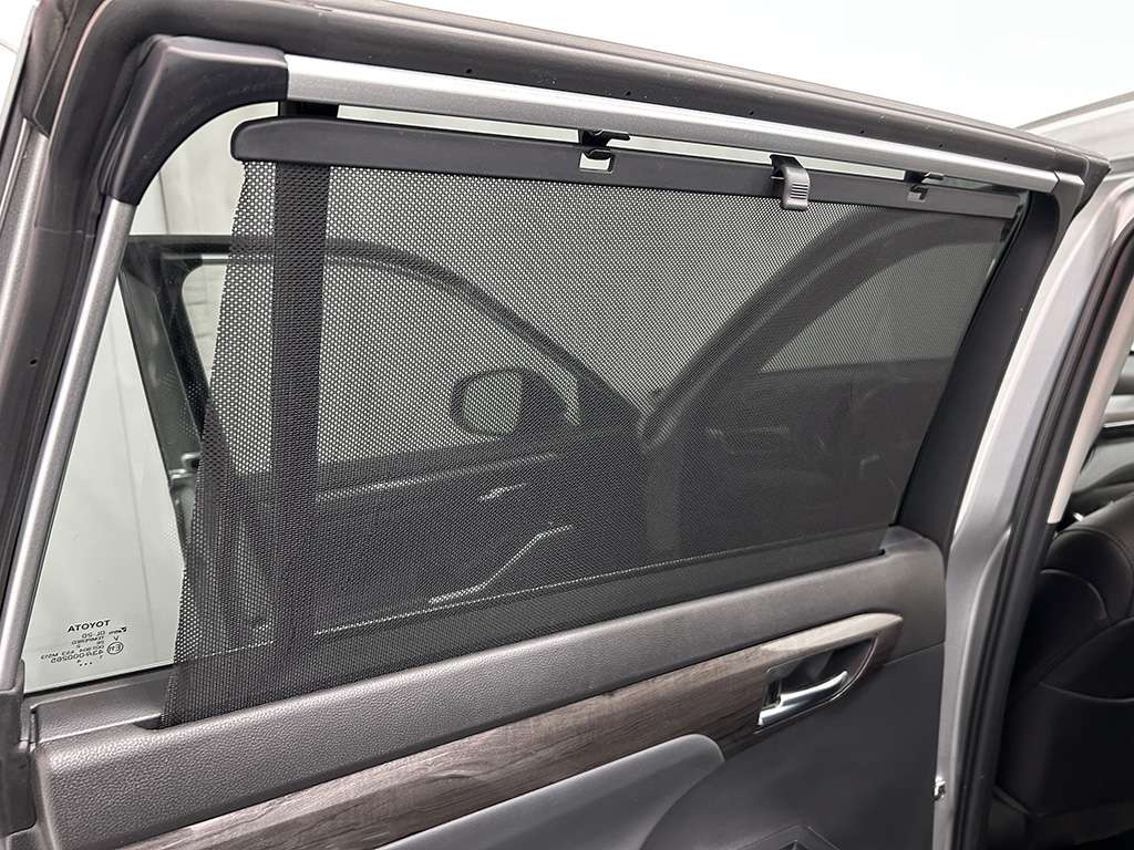 2022 Toyota Highlander - Image 14