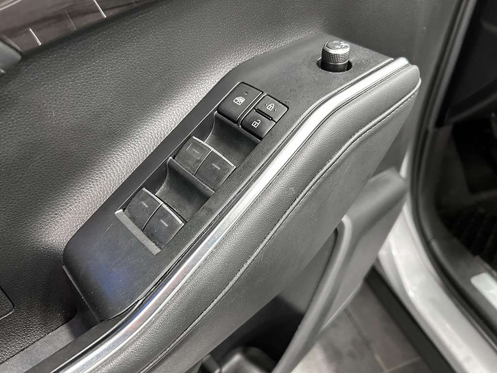 2022 Toyota Highlander - Image 21