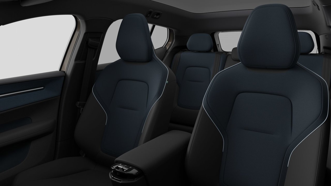 2026 Volvo EX30 - Image 12