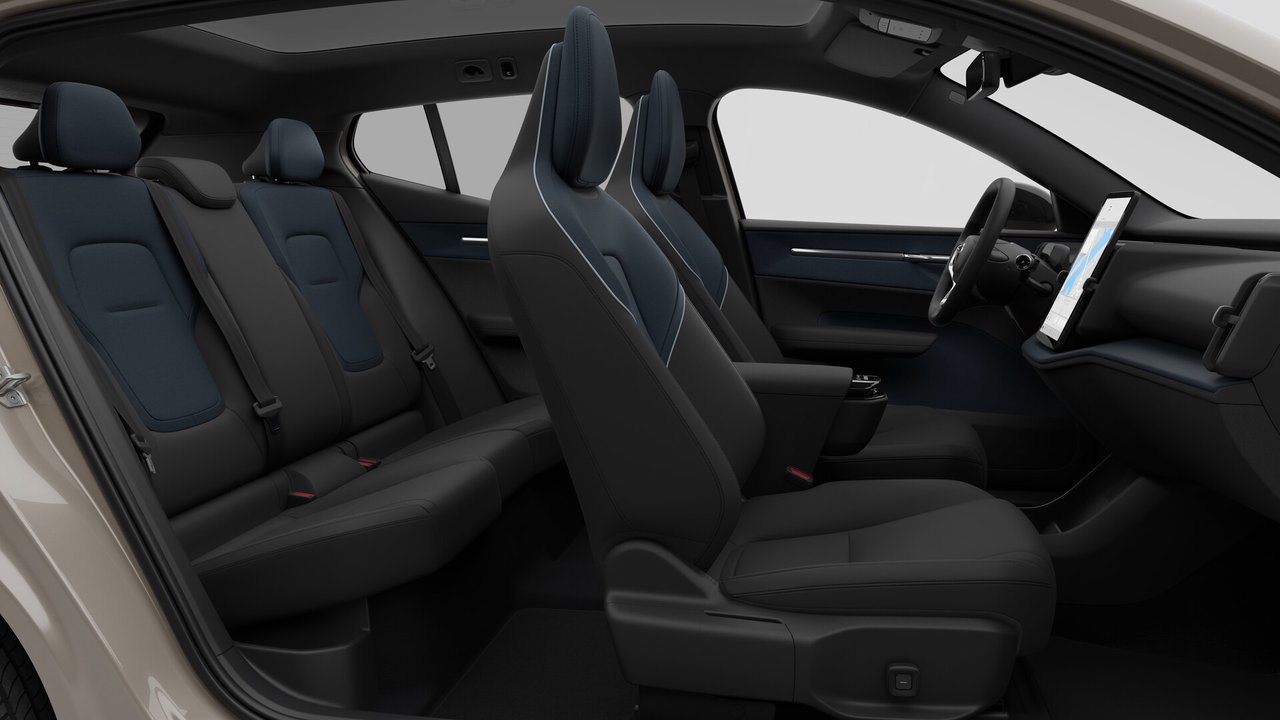 2026 Volvo EX30 - Image 13