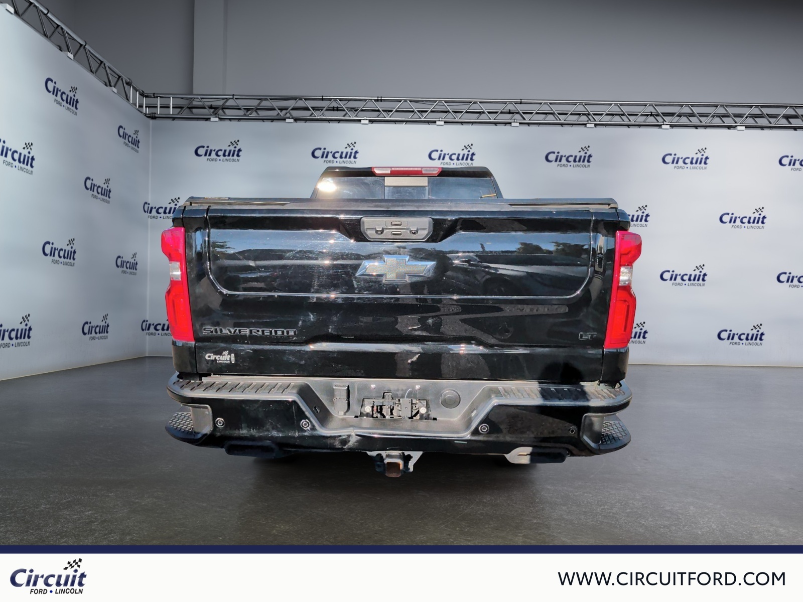 2025 Chevrolet Silverado 1500 - Image 4