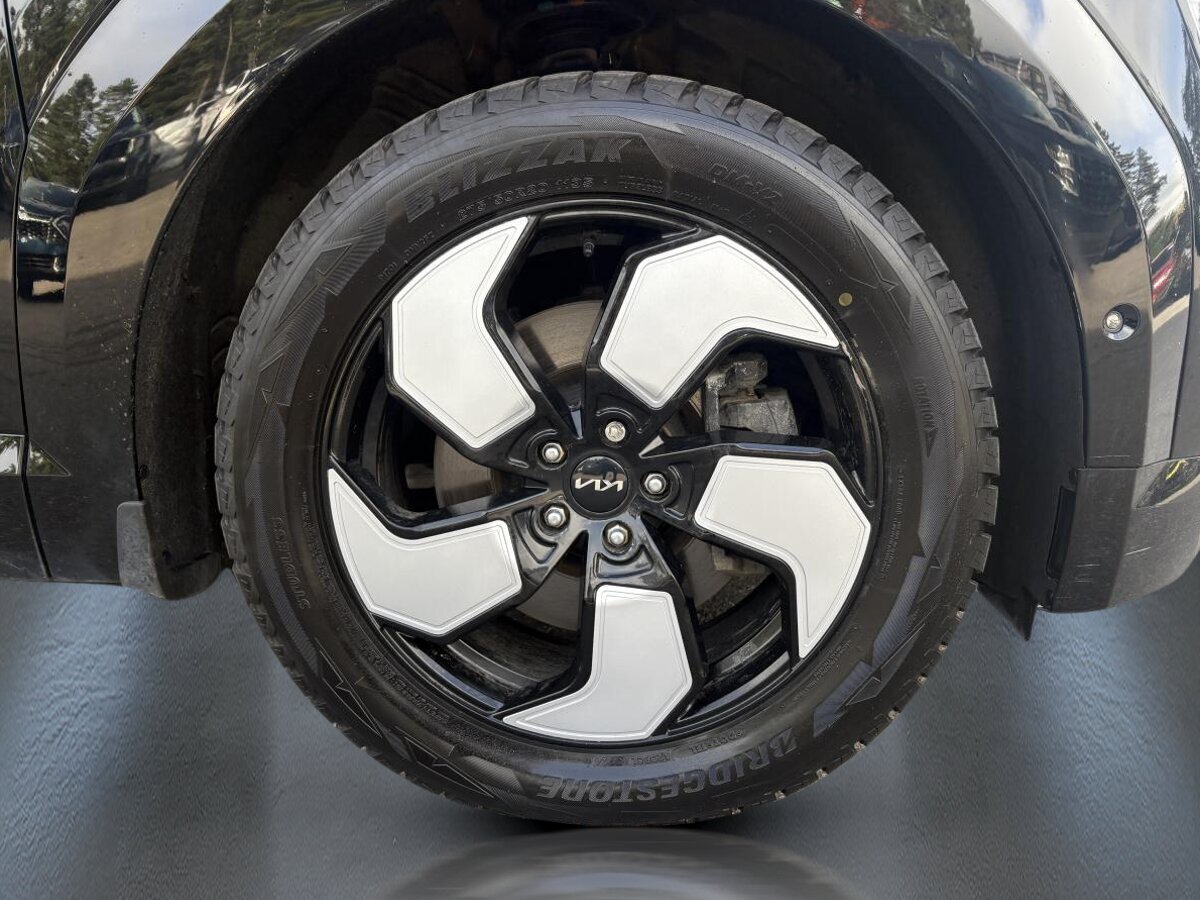 2025 Kia EV9 - Image 14