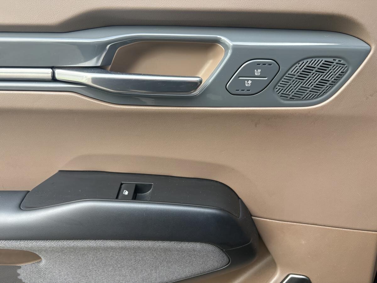 2025 Kia EV9 - Image 25