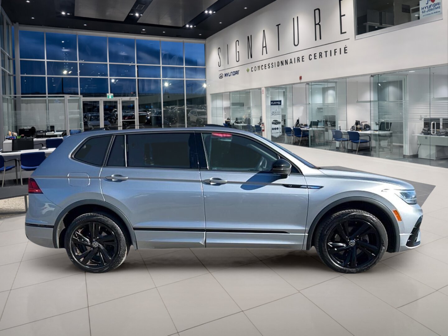 2023 Volkswagen Tiguan - Image 4
