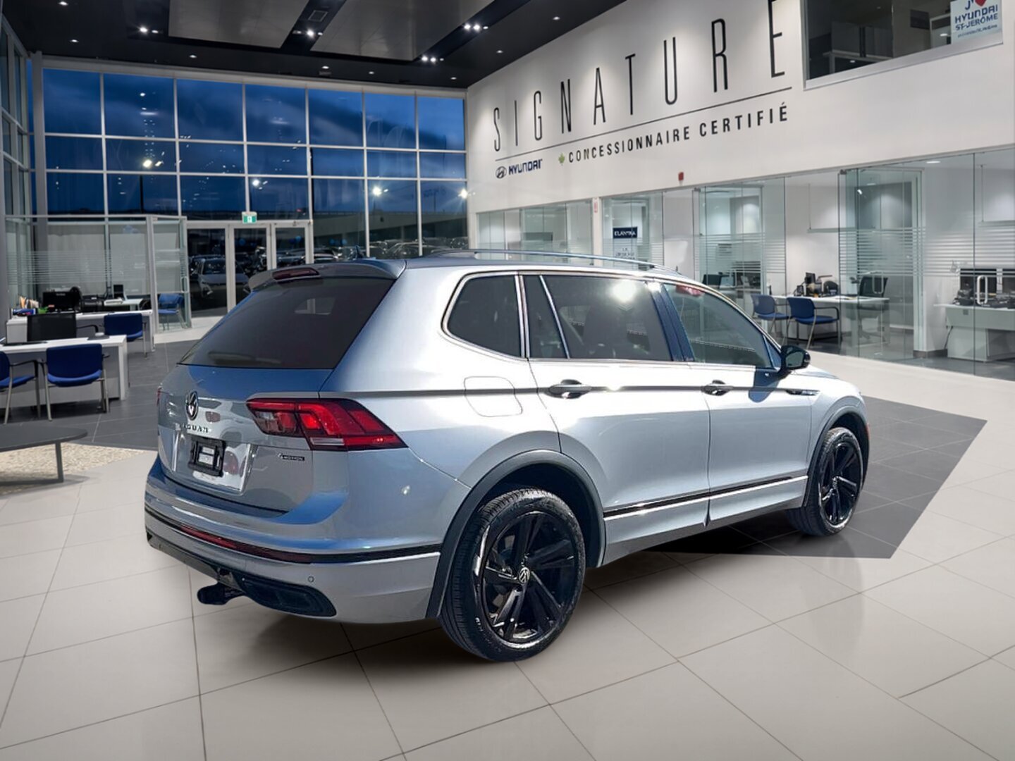 2023 Volkswagen Tiguan - Image 5
