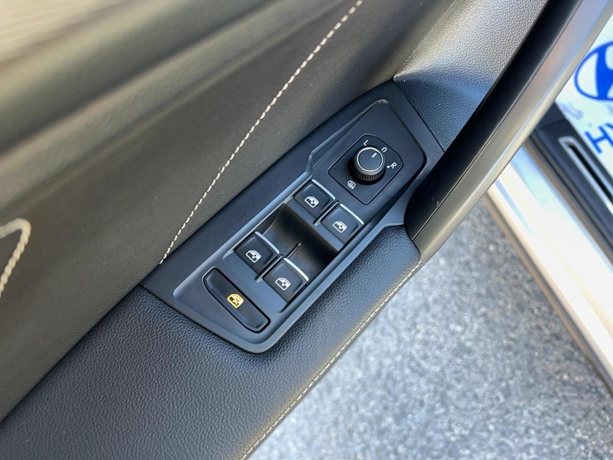 2023 Volkswagen Tiguan - Image 15