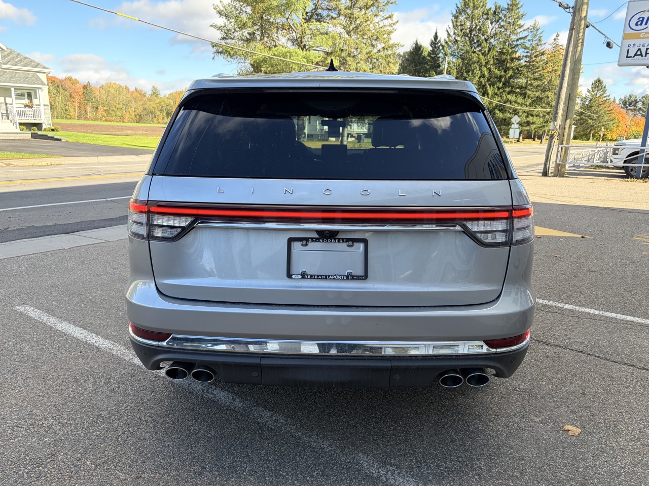 2022 Lincoln Aviator - Image 4