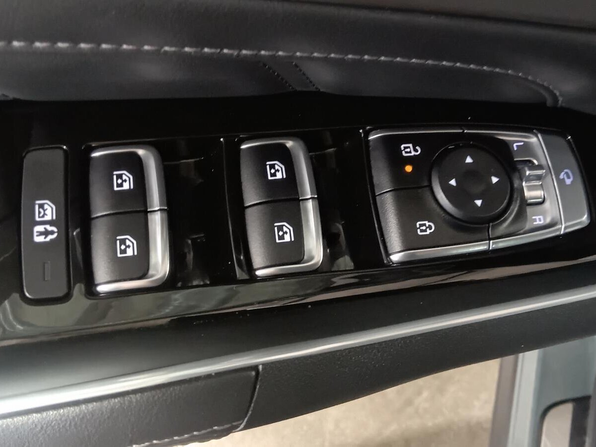 2025 Kia Sorento HEV - Image 27