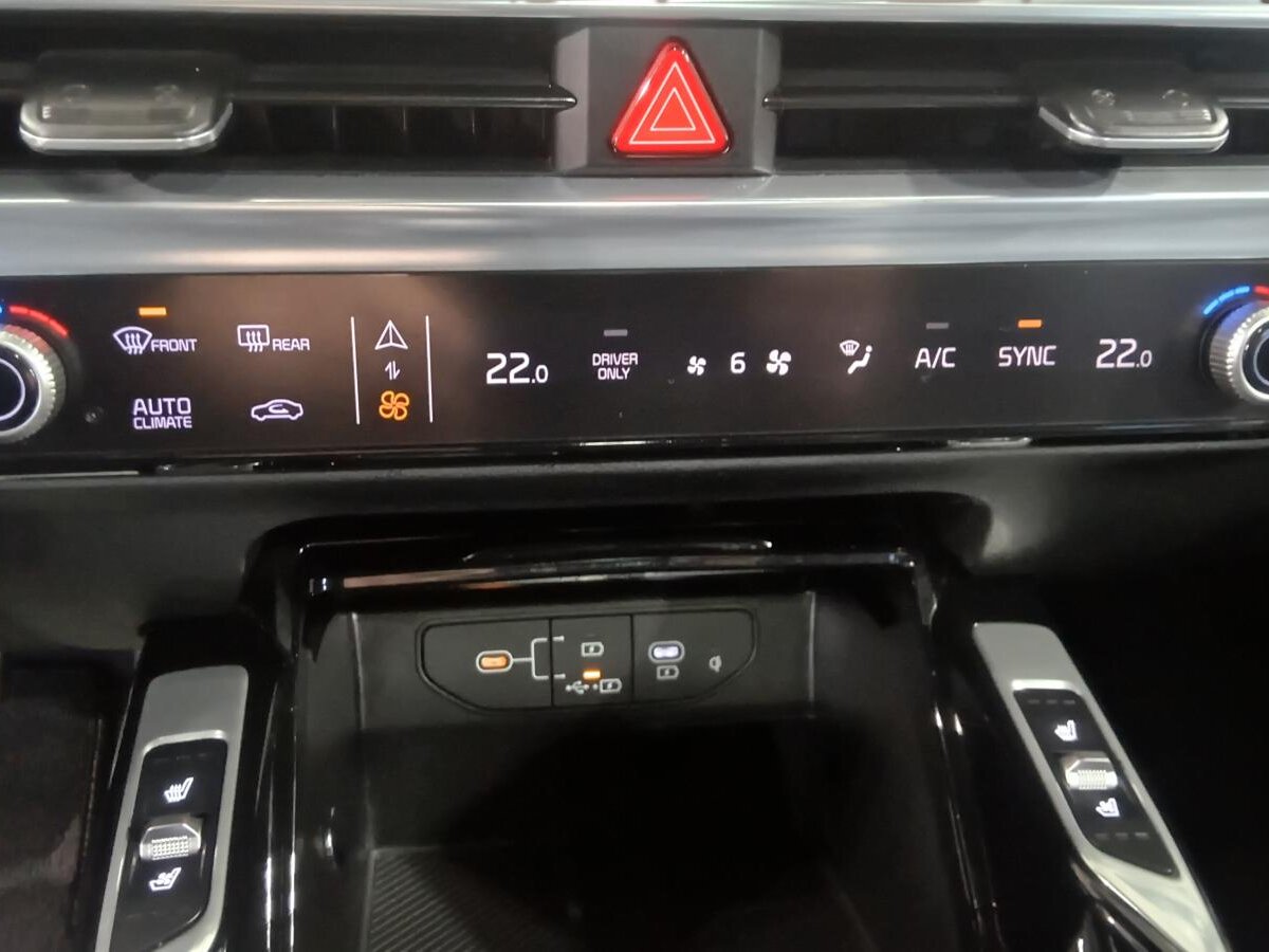 2025 Kia Sorento HEV - Image 30