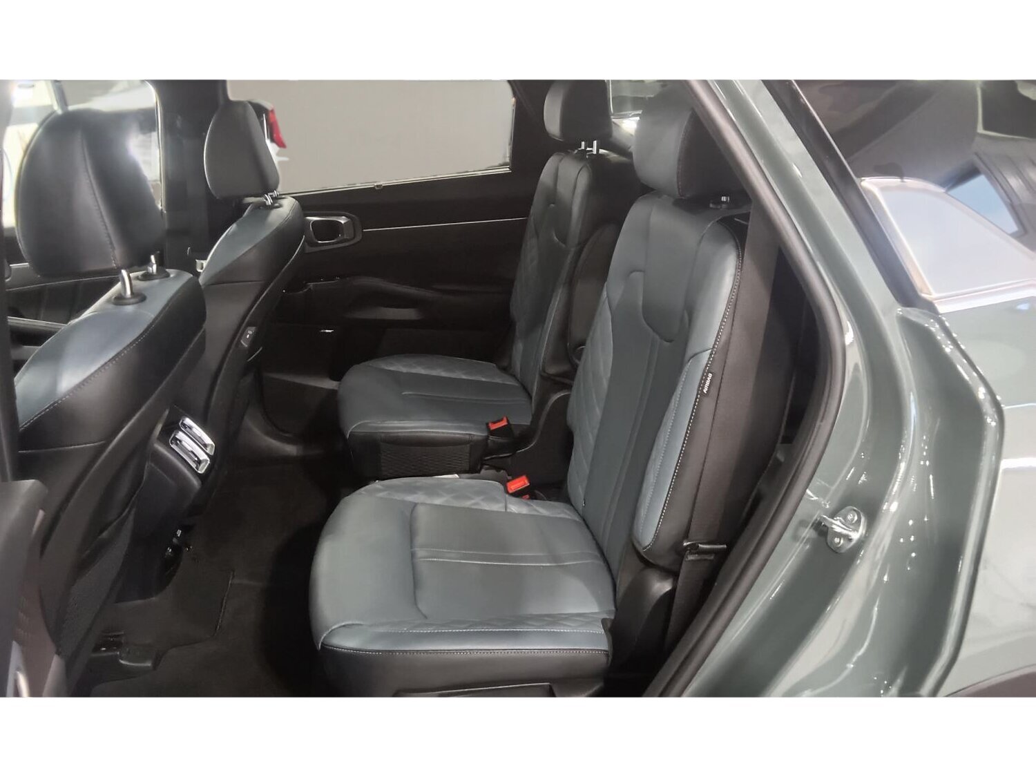 2025 Kia Sorento HEV - Image 37