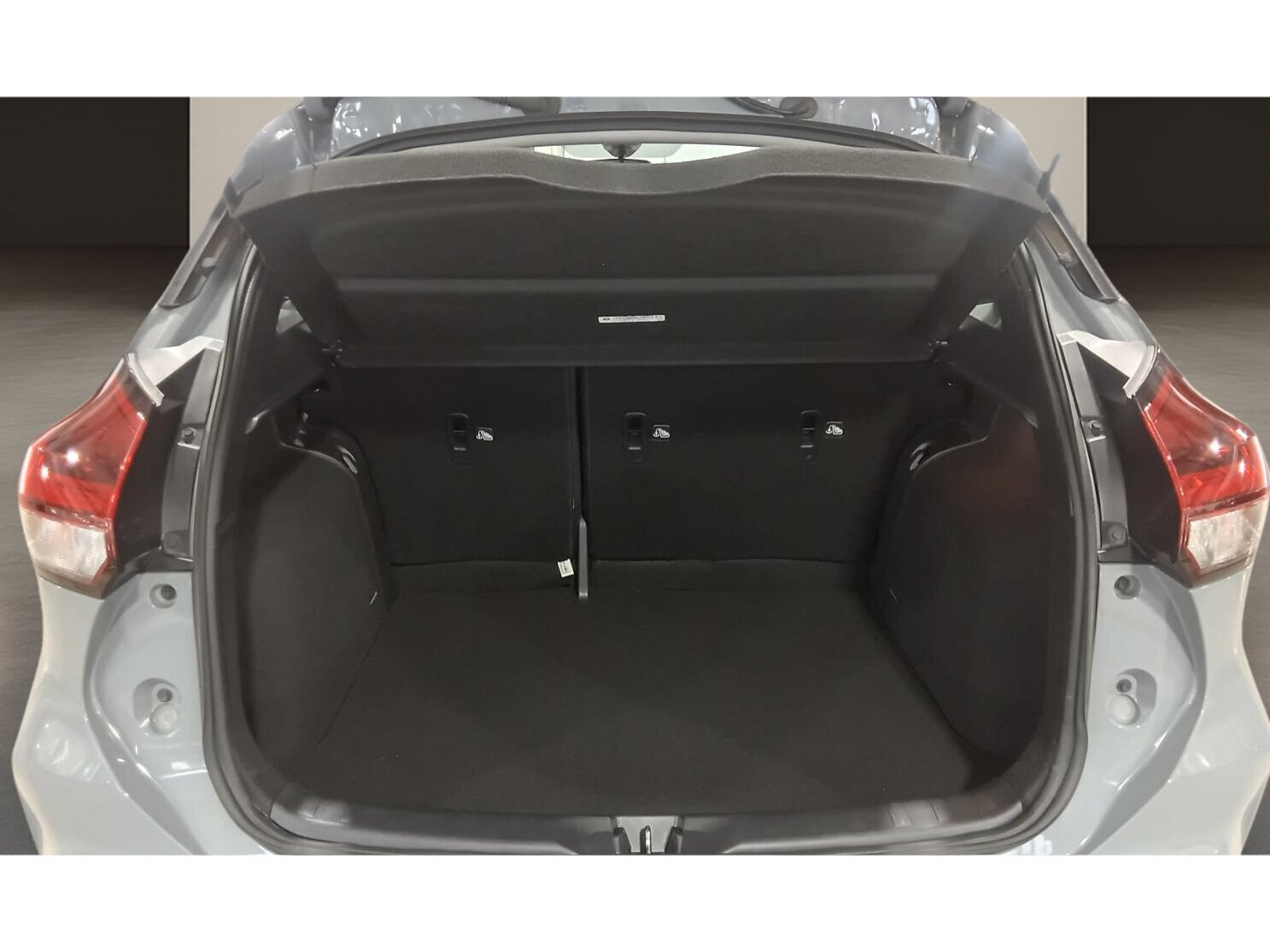 2023 Nissan Kicks - Image 10