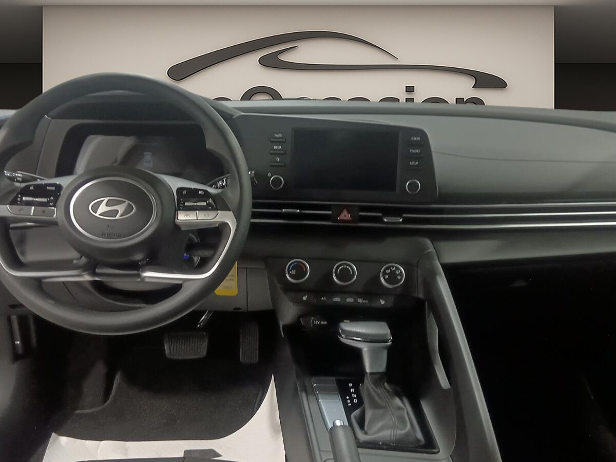2026 Hyundai Elantra - Image 4