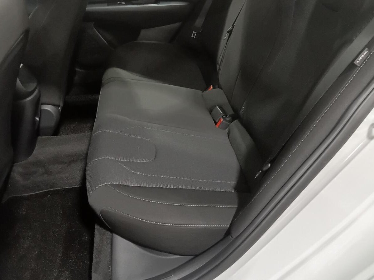 2026 Hyundai Elantra - Image 26