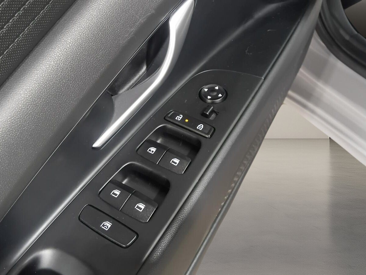 2026 Hyundai Elantra - Image 28