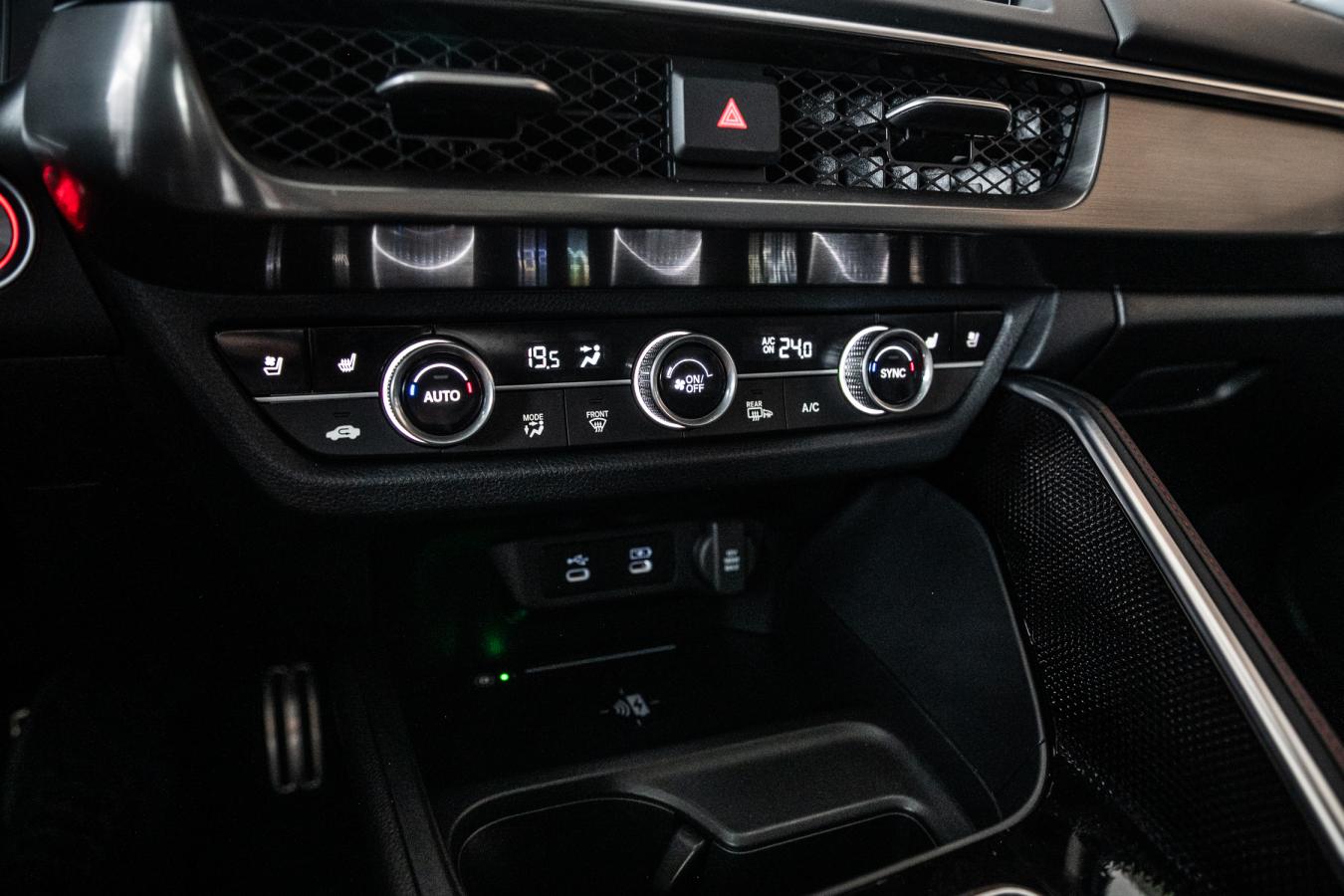 2025 Acura ADX - Image 25