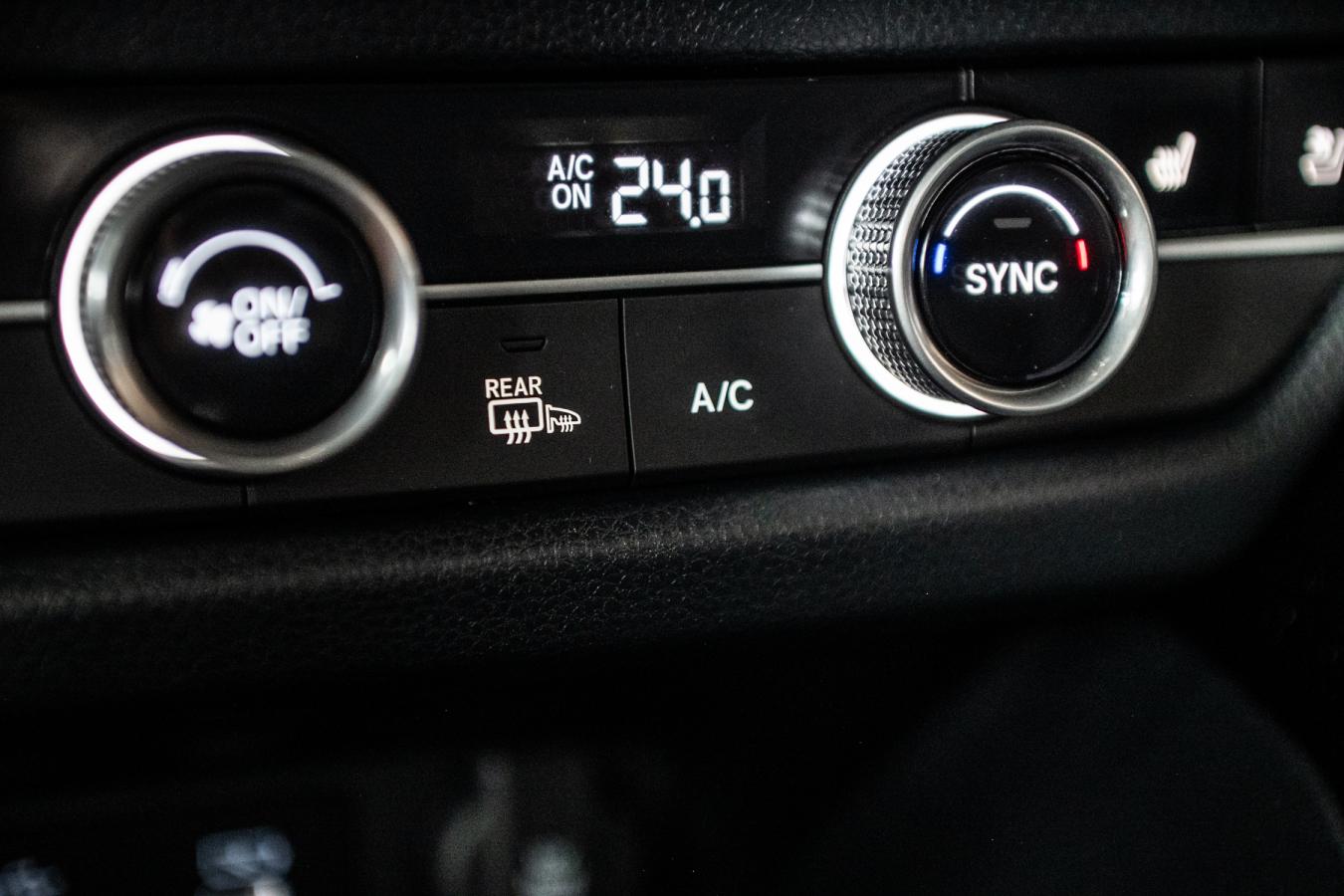 2025 Acura ADX - Image 27
