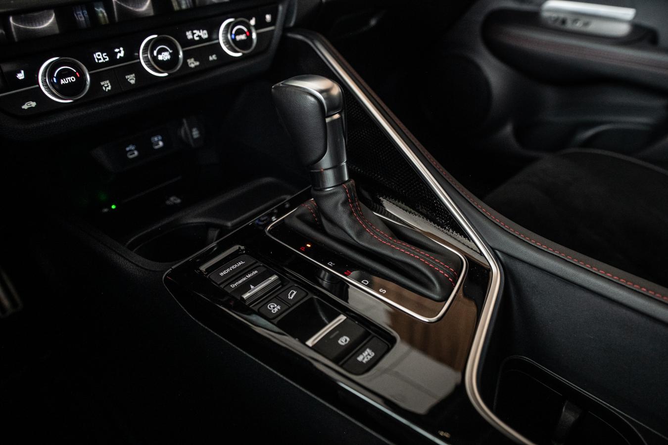 2025 Acura ADX - Image 28