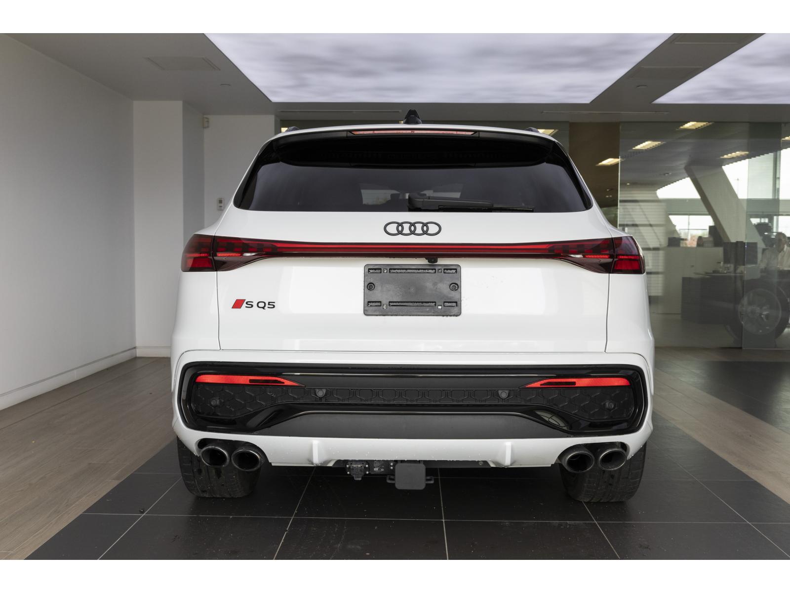 2025 Audi SQ5 - Image 12