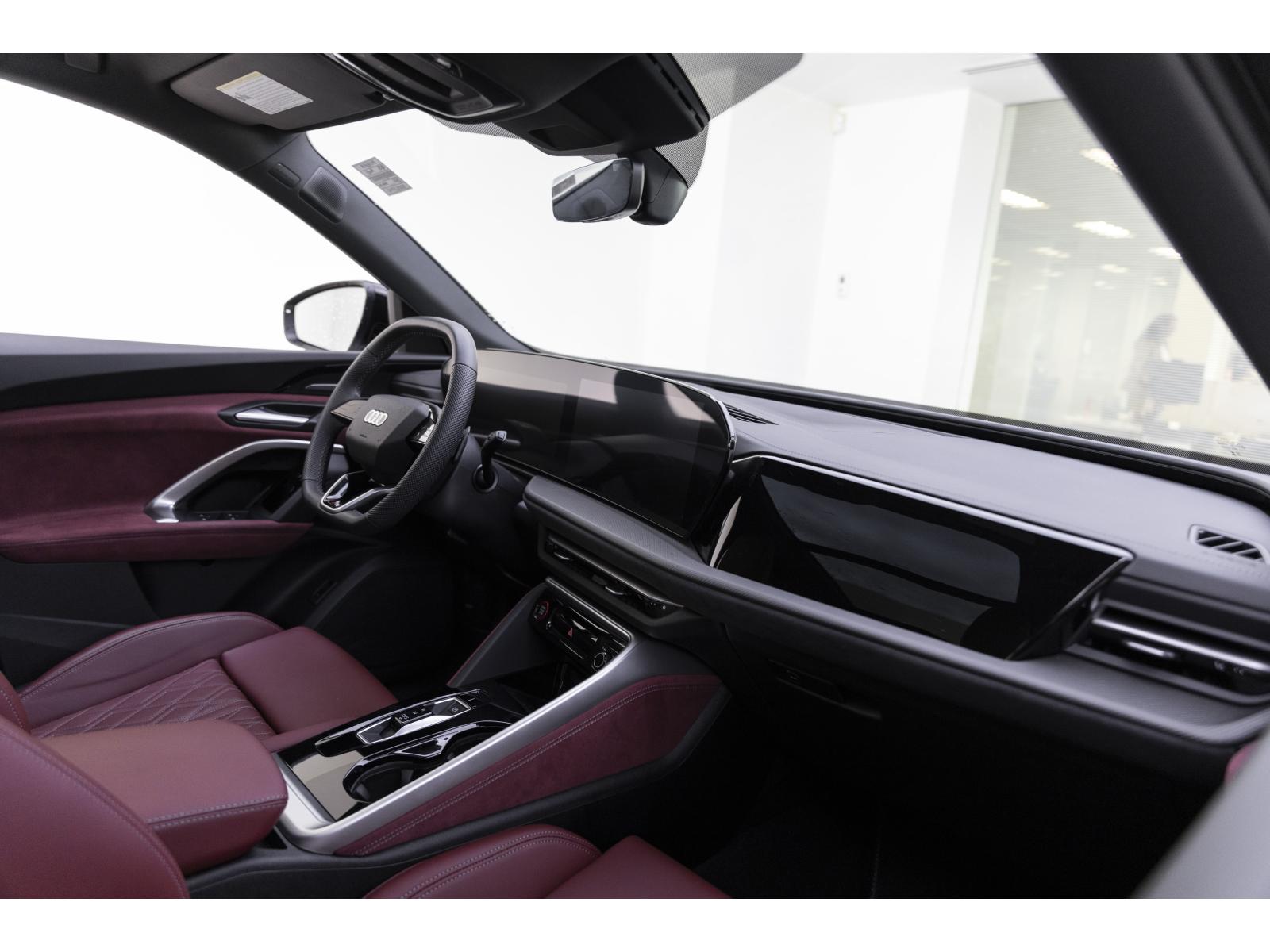 2025 Audi SQ5 - Image 13