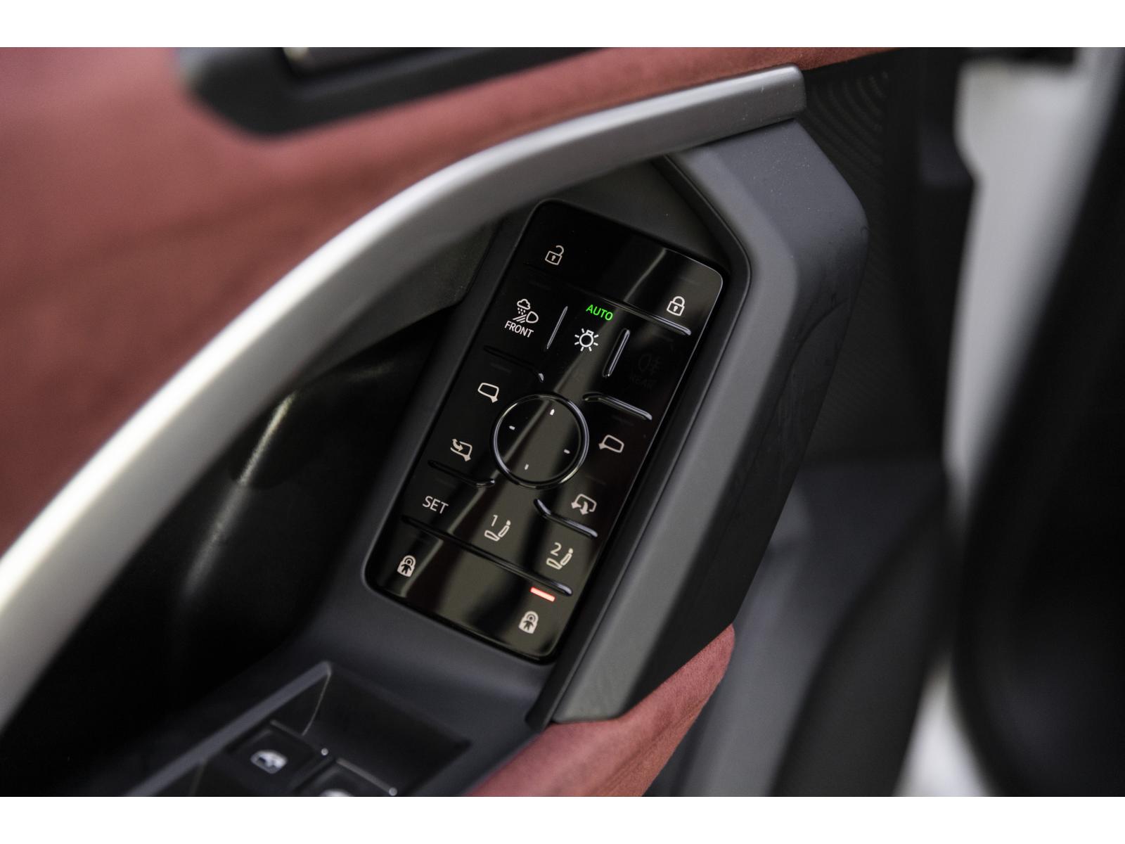 2025 Audi SQ5 - Image 23