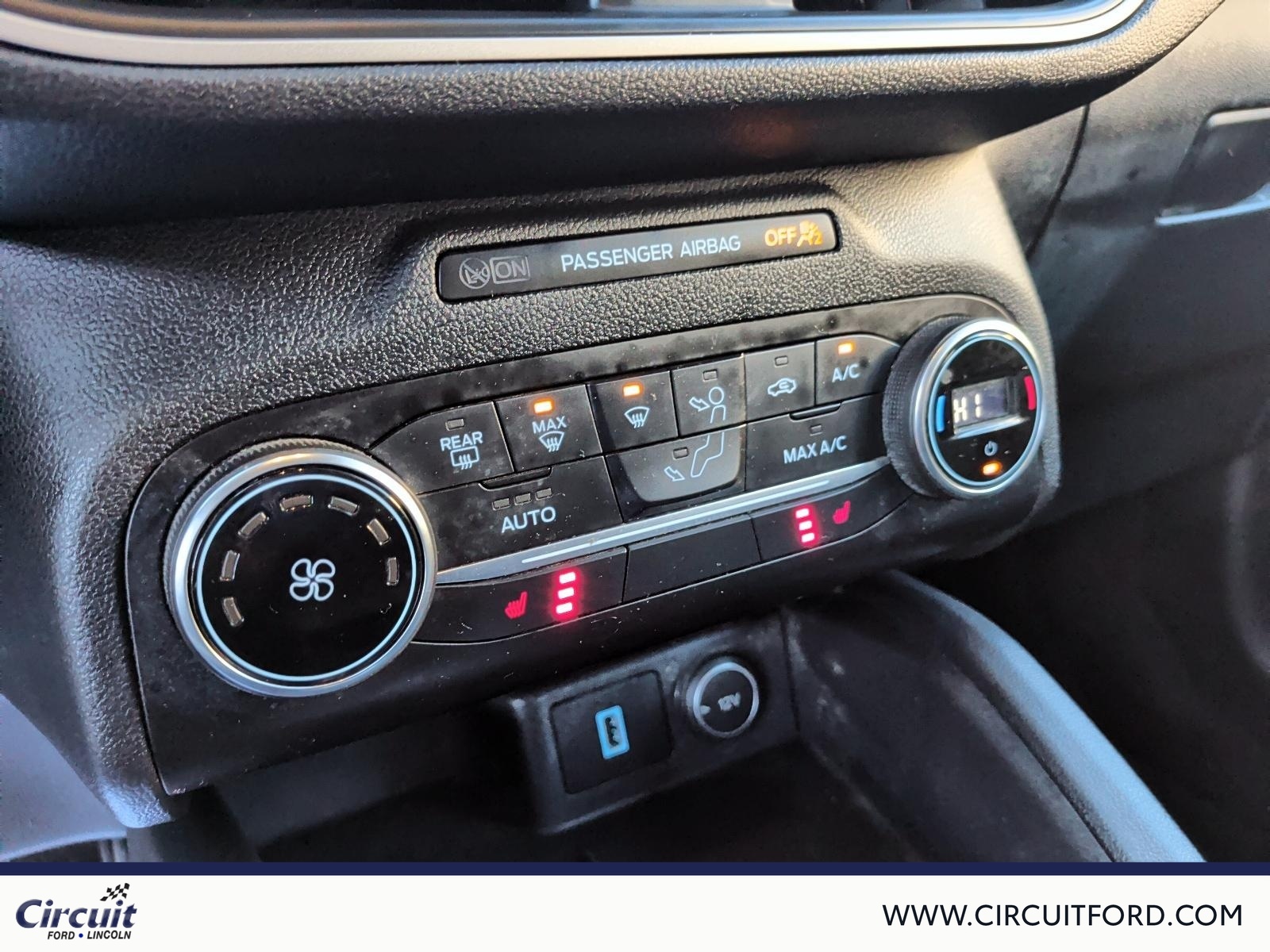 2020 Ford Escape - Image 13