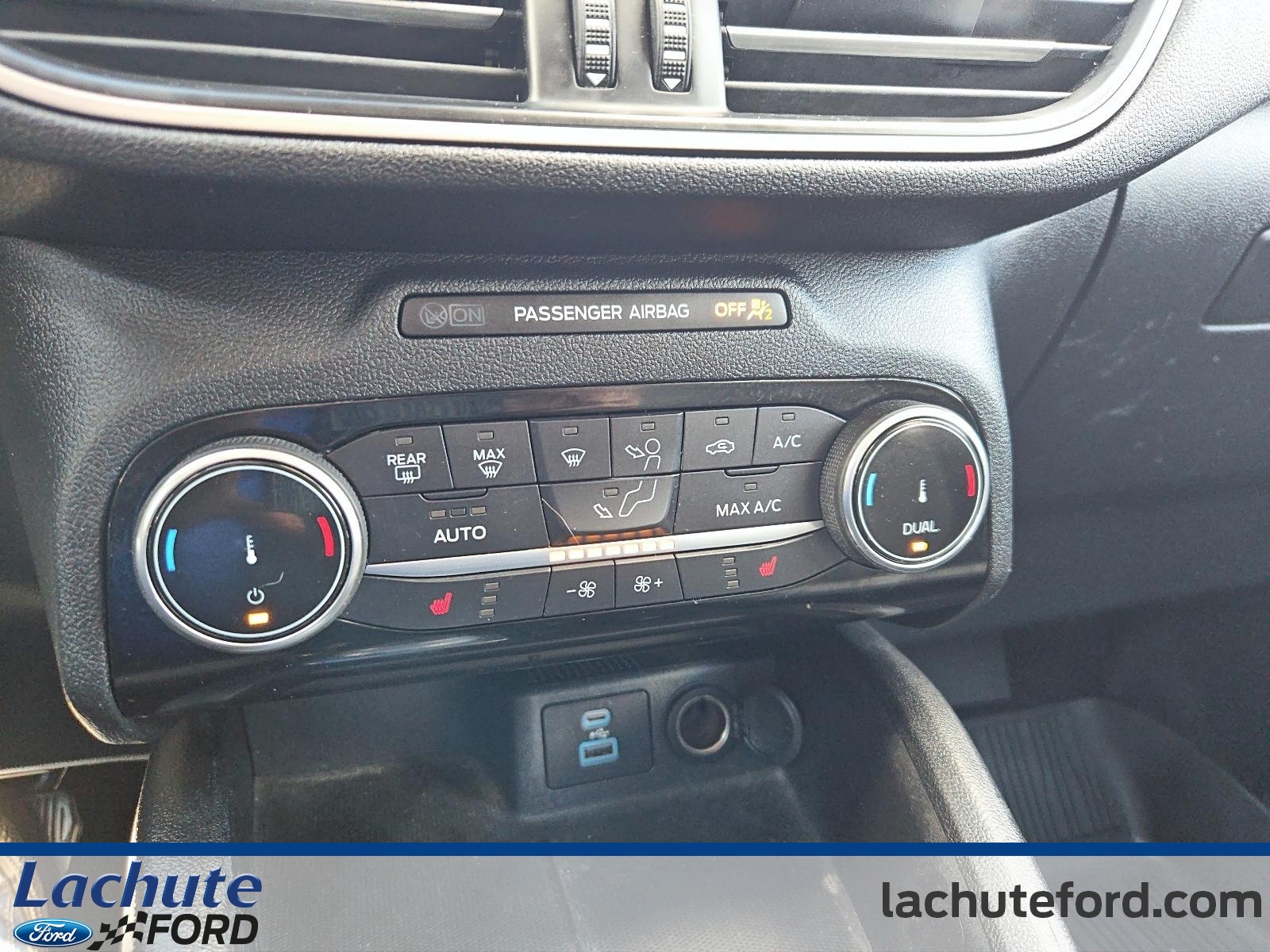 2022 Ford Escape Hybrid - Image 17