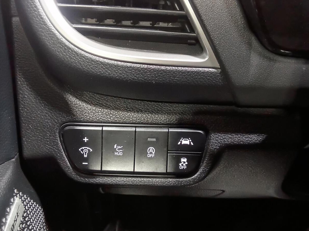 2023 Kia Seltos - Image 23