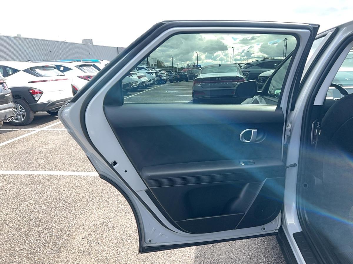 2023 Hyundai IONIQ 5 - Image 18