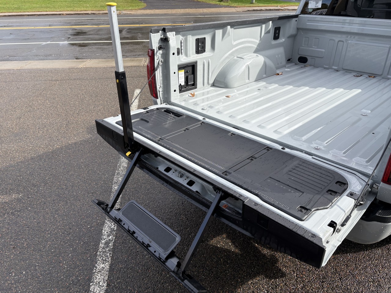 2026 Ford F-150 - Image 6