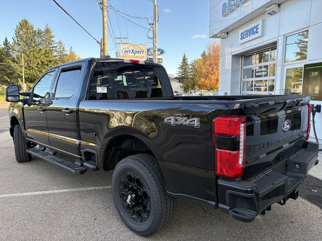 2027 Ford Super Duty F-250 SRW - Image 3