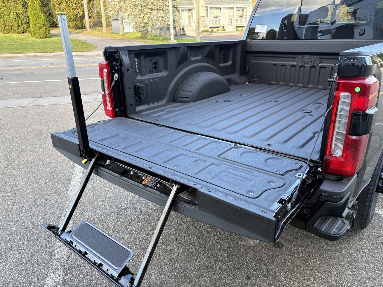 2027 Ford Super Duty F-250 SRW - Image 7