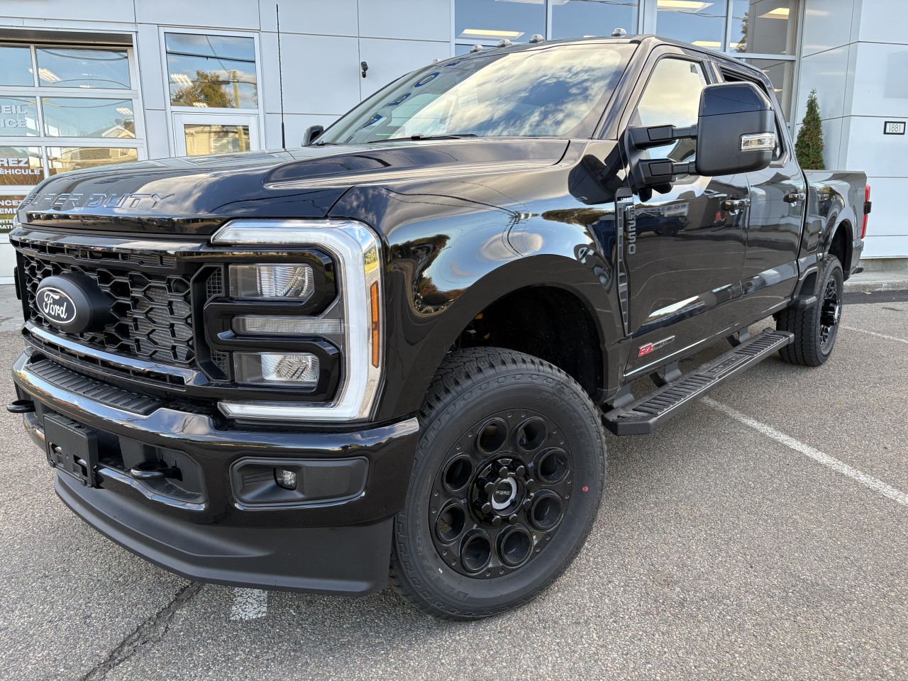 2027 Ford Super Duty F-250 SRW - Image 16