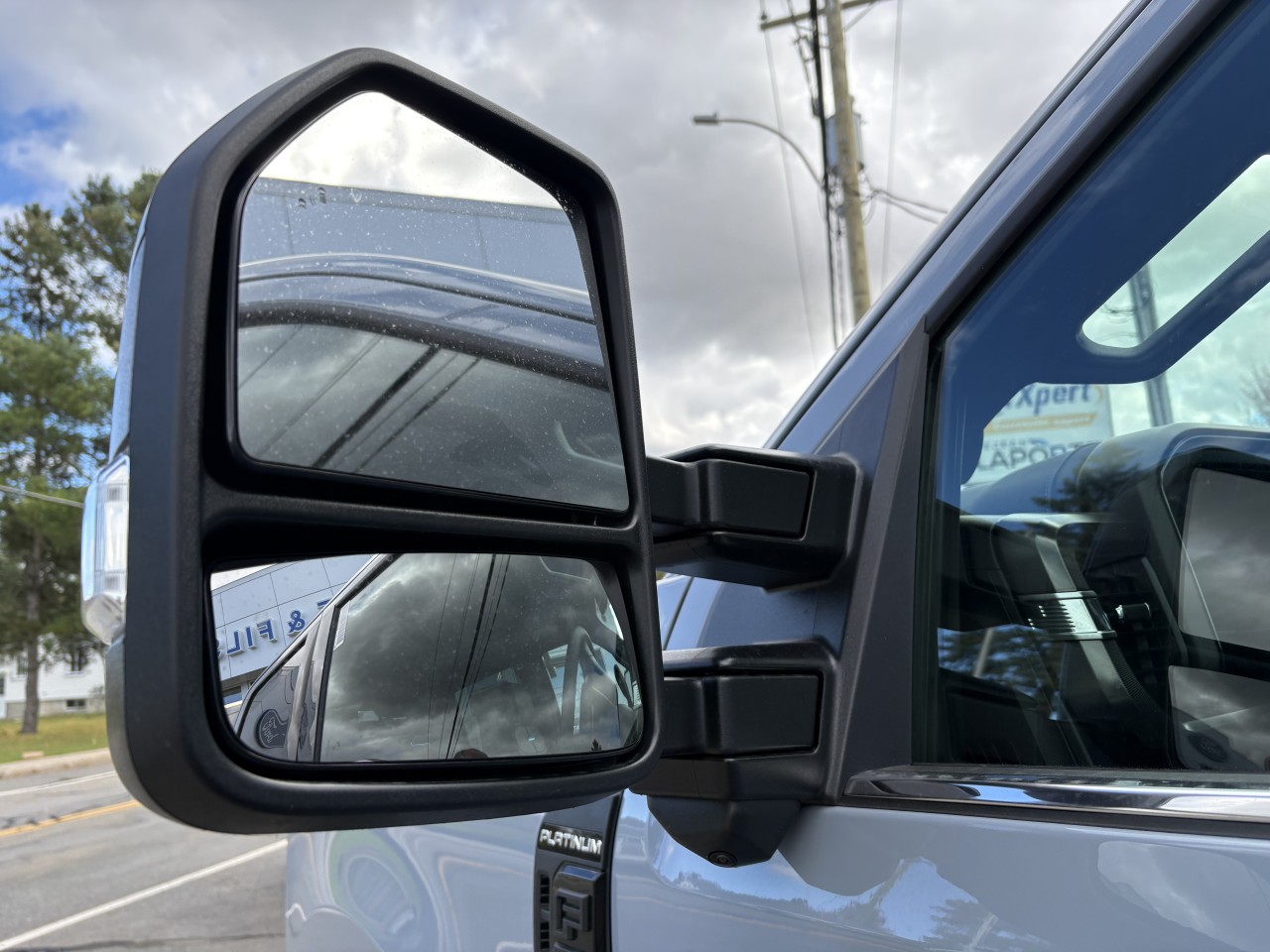 2027 Ford Super Duty F-250 SRW - Image 16