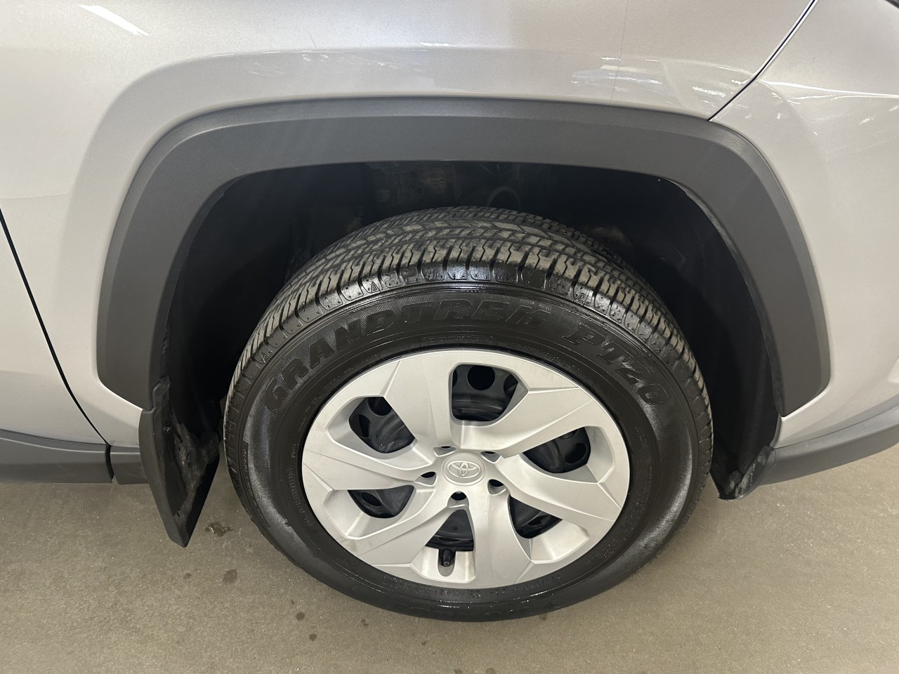 2024 Toyota RAV4 - Image 8
